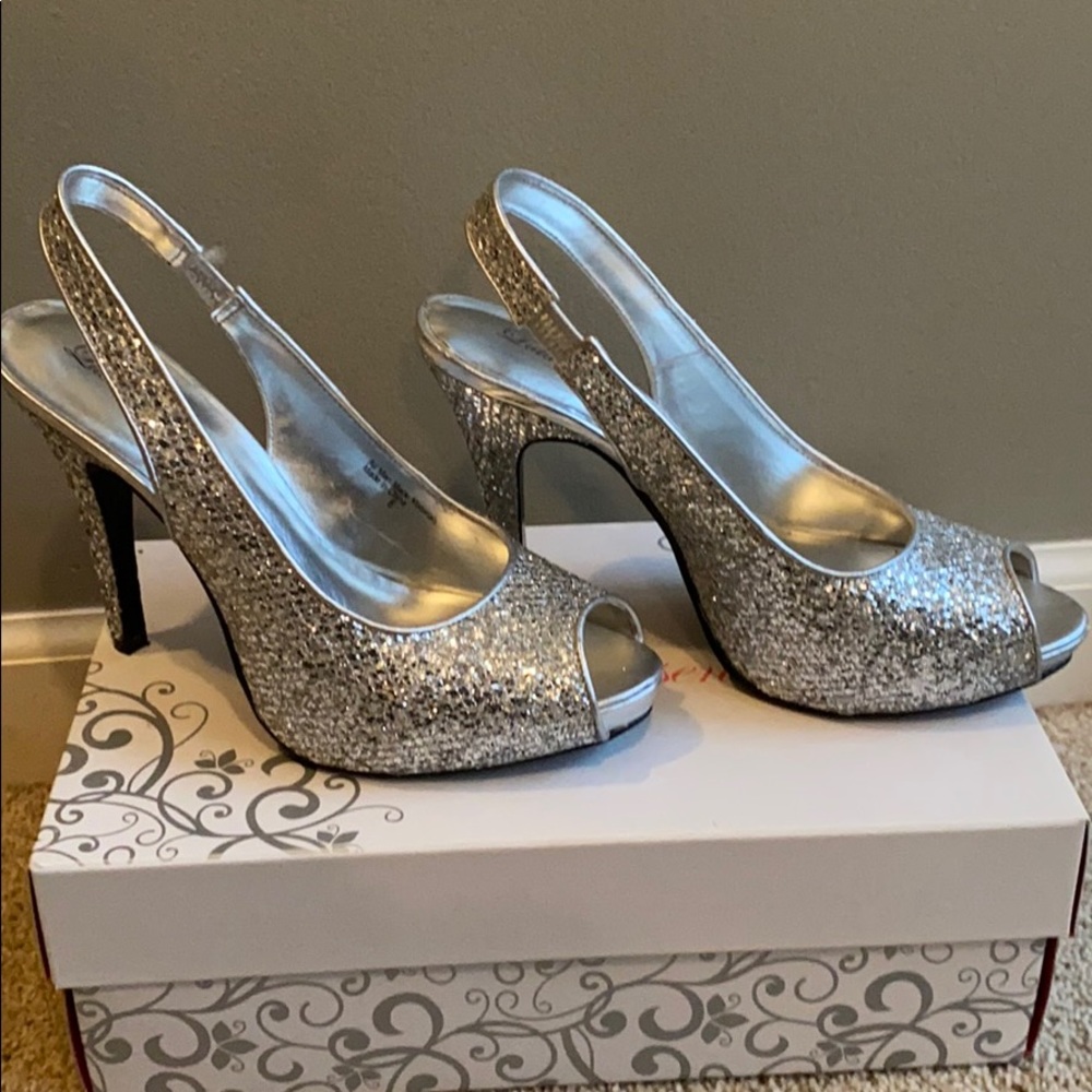 Sparkly Slingback Heel!